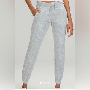 Lululemon Ready to Rulu Jogger